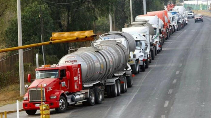 Combate al huachicol fiscal de la 4T impacta también en gasolineros