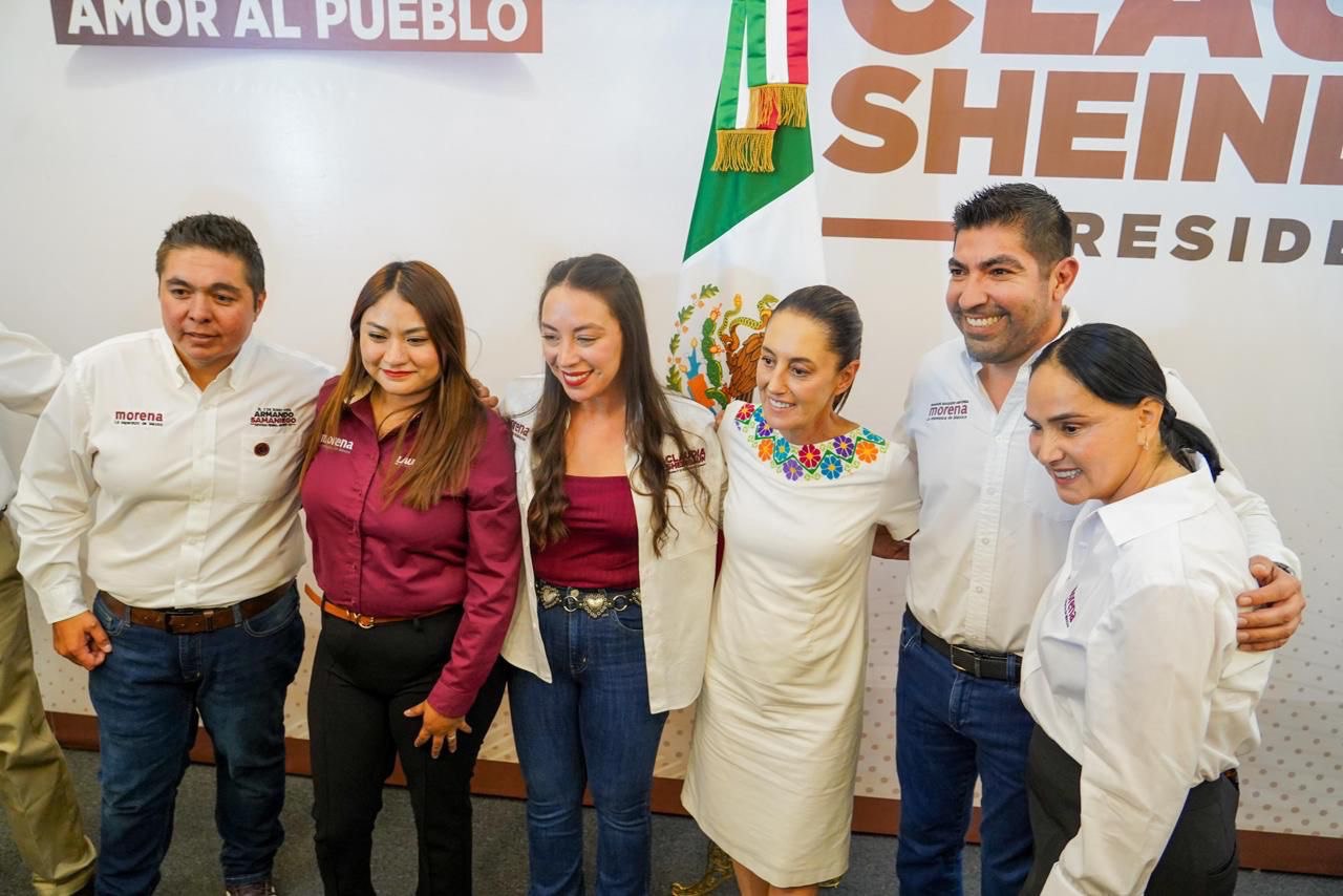 Sheinbaum entre morenistas bajacalifornianos. Fuente Cortesía