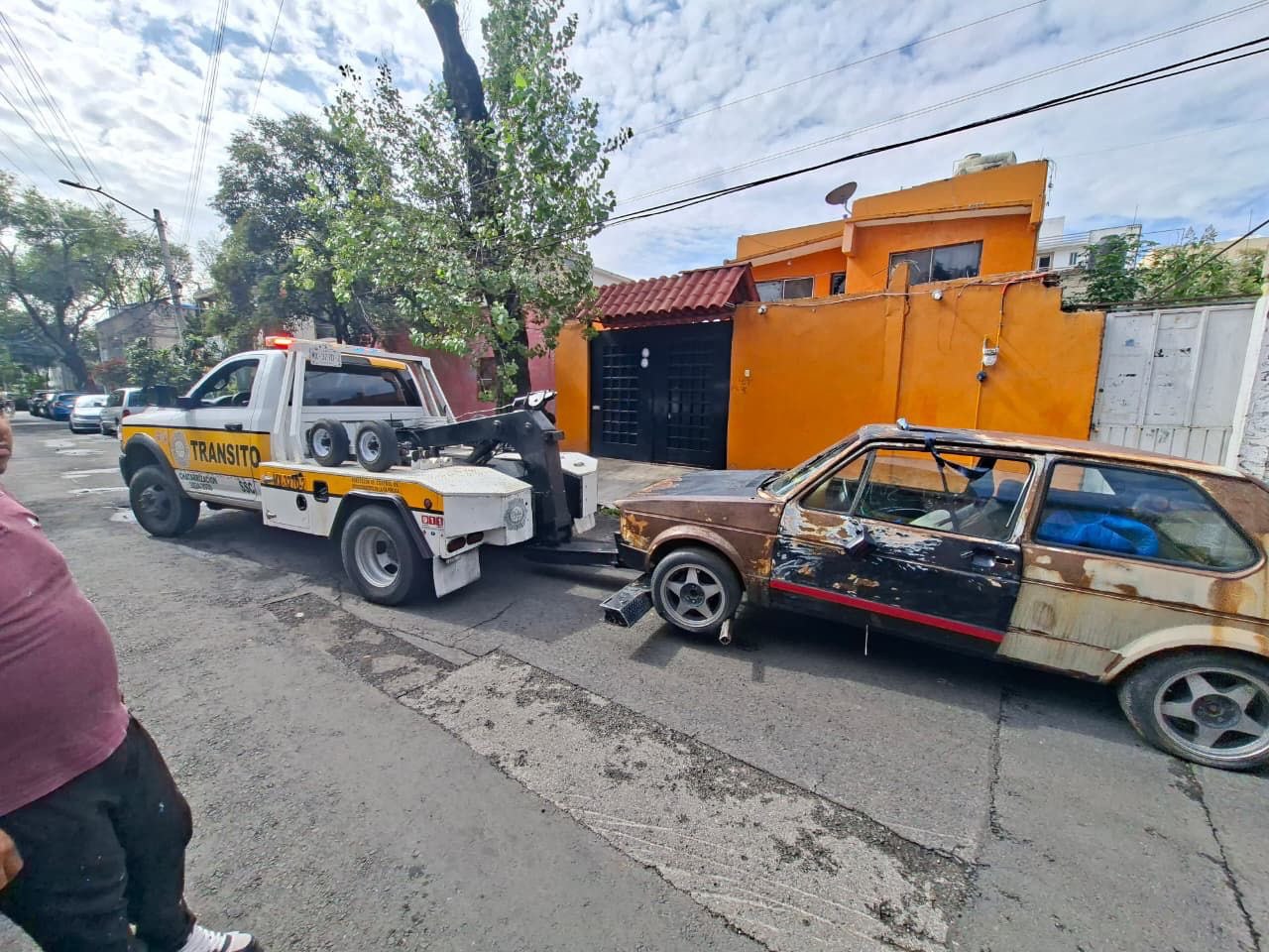 Operativo contra autos chatarra en Azcapotzalco. Foto: Cortesía