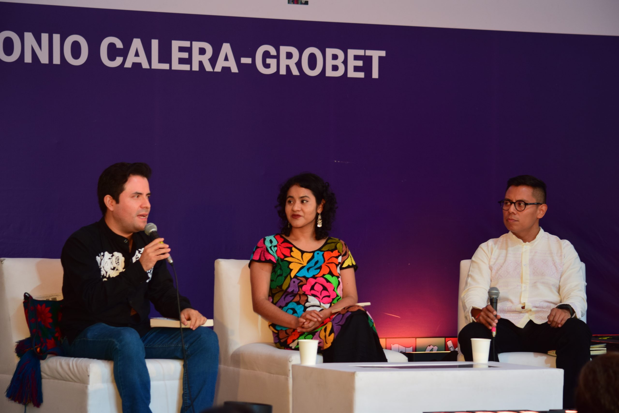 Los jueces Francisco Martínez Cruz y Edgar Meza Mendoza, y la poeta Nadia López García. Foto: Especial / Juan Pablo Guerra