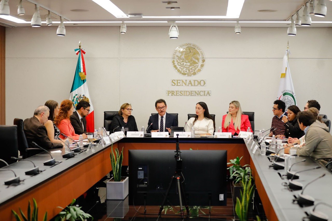 Los legisladores locales y federales de Morena en Baja California. Foto Cortesía