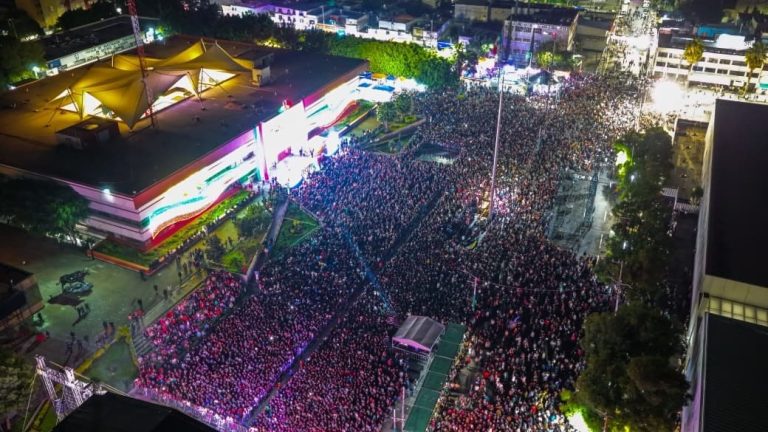 Alcaldía de Gustavo A. Madero el 15 de septiembre. Foto Cortesía