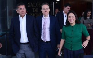 Carlos Puente, Manuel Velasco y Karen Castrejón del Partido Verde. Foto Facebook